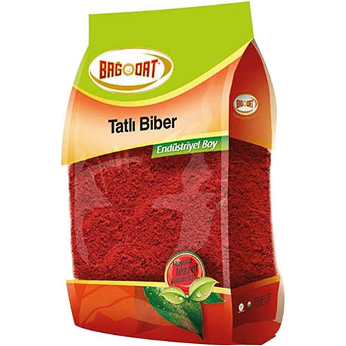 Tatlı kırmızı toz biber 1000 gramlık paketlerde Bağdat markasıyla doğal ve taze