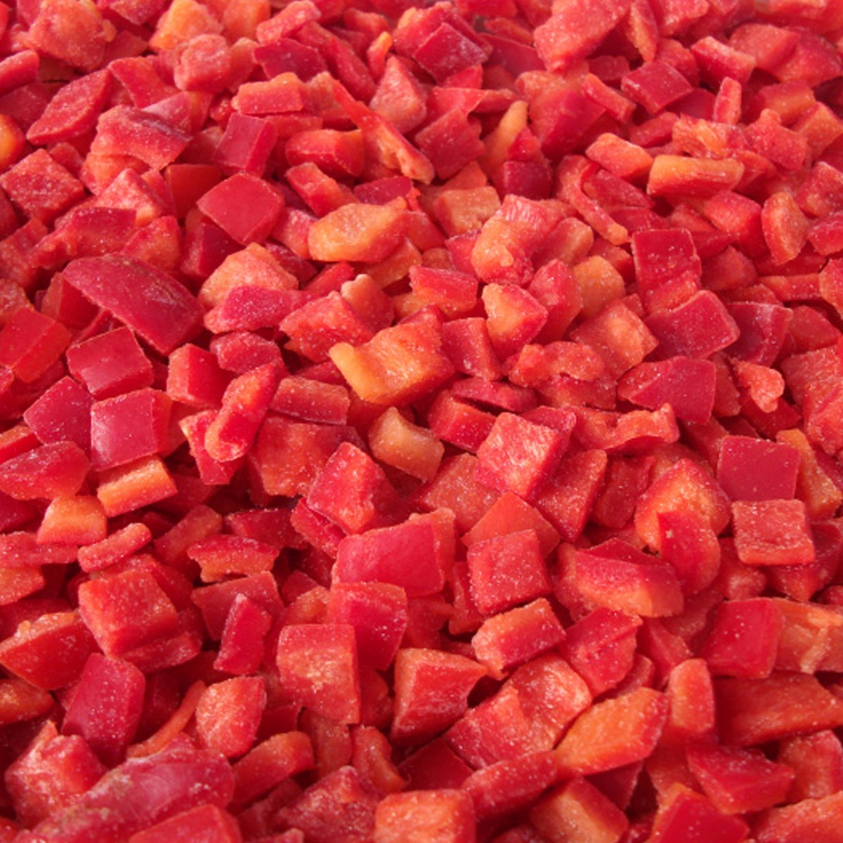 Dondurulmuş küp kırmızı biber 10 kilogramlık ambalajlarda Tartaş marka organik ve kaliteli